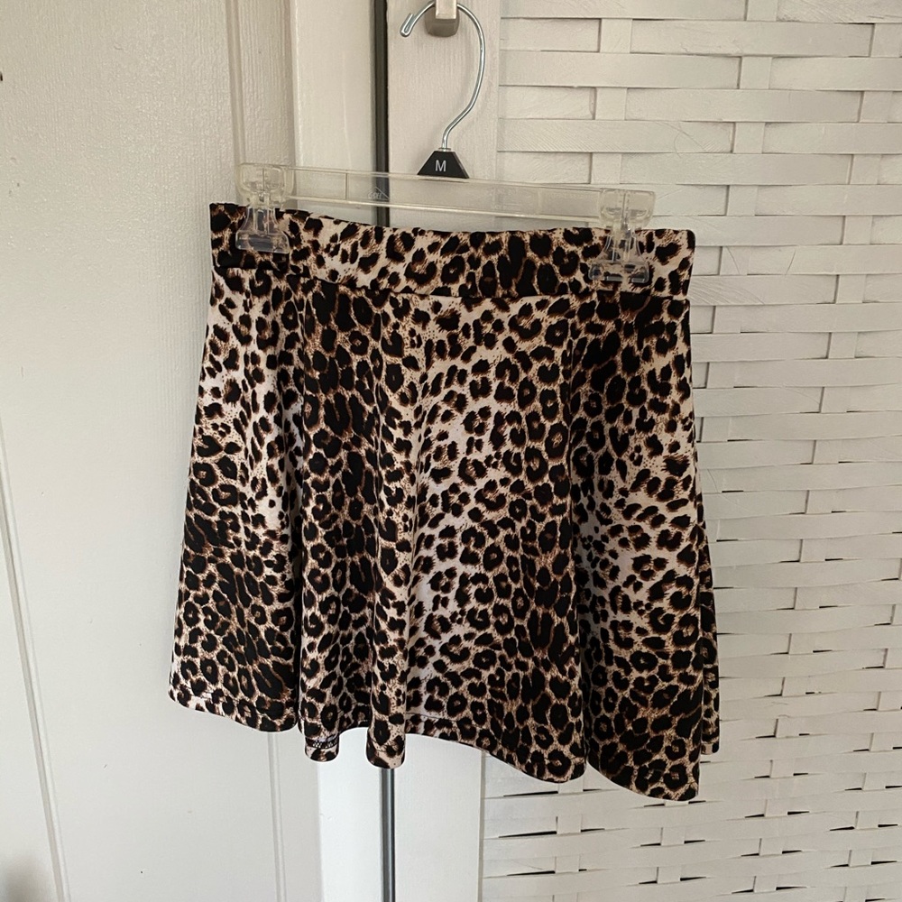leopard print mini skirt